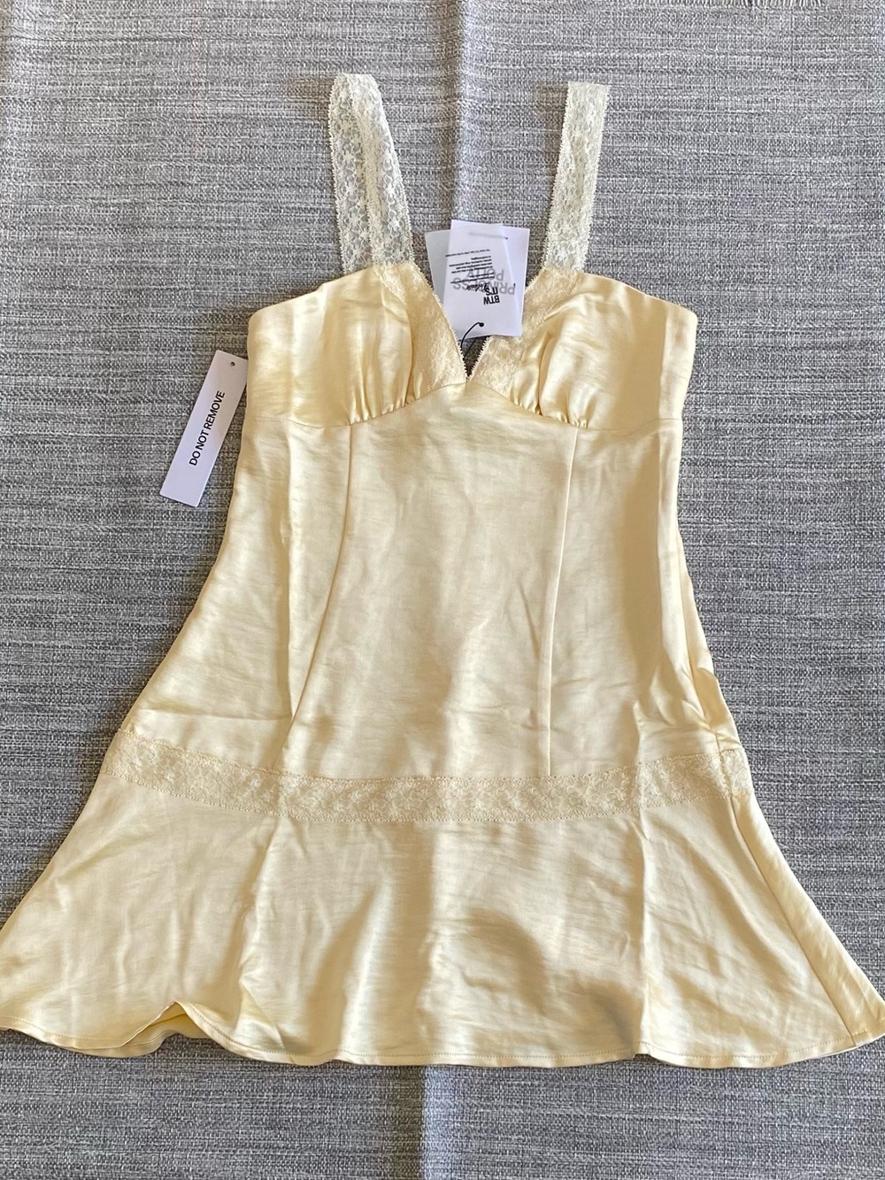Princess Polly Sybelle Lace Drop Waist Mini Dress Yellow Sz 2 - Picture 2 of 3